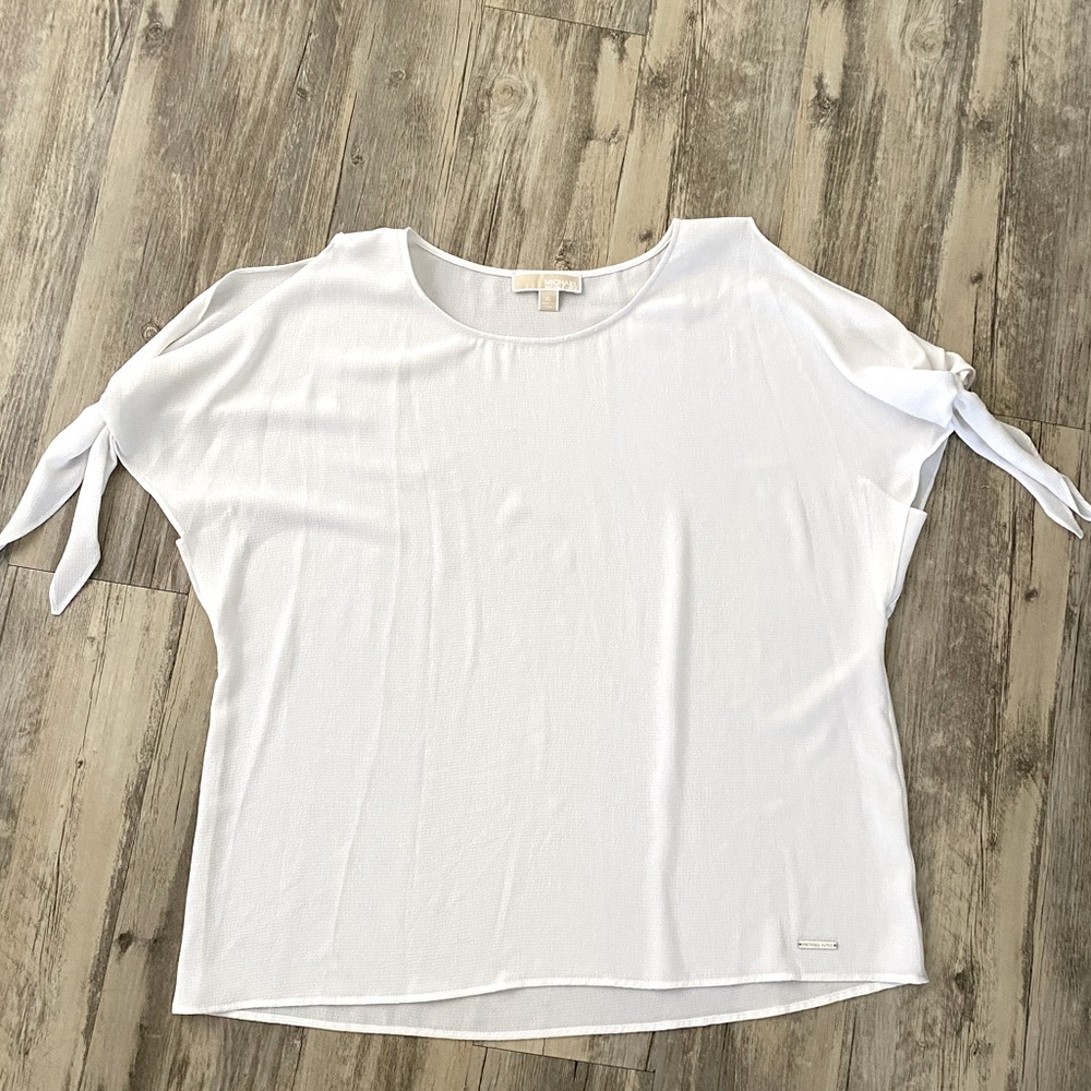 Michael shoulder cut-out blouse